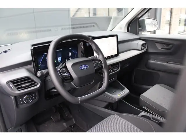 Ford E-Transit Courier Trend 46 kWh 136pk - Stoel/Stuurverwarming - Camera - Cruise - Carplay/Androi...