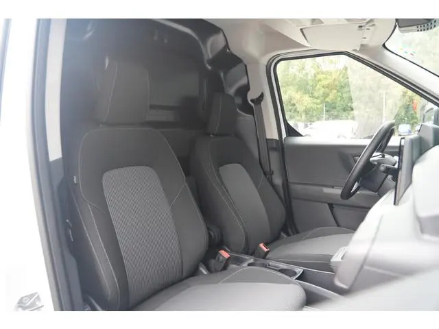 Ford E-Transit Courier