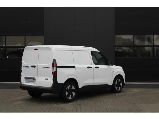 Ford E-Transit Courier