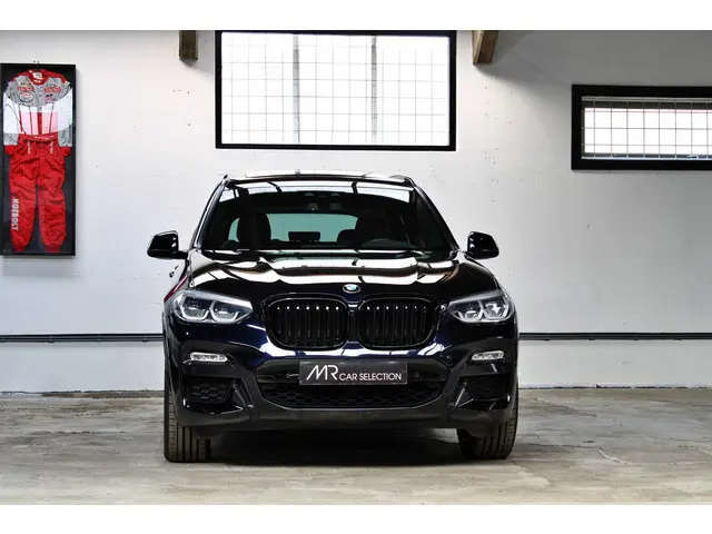 BMW X3 sDrive20i Launch Edition High Executive | M-Sport | Panoramadak | 20 inch | Trekhaak | Apple...