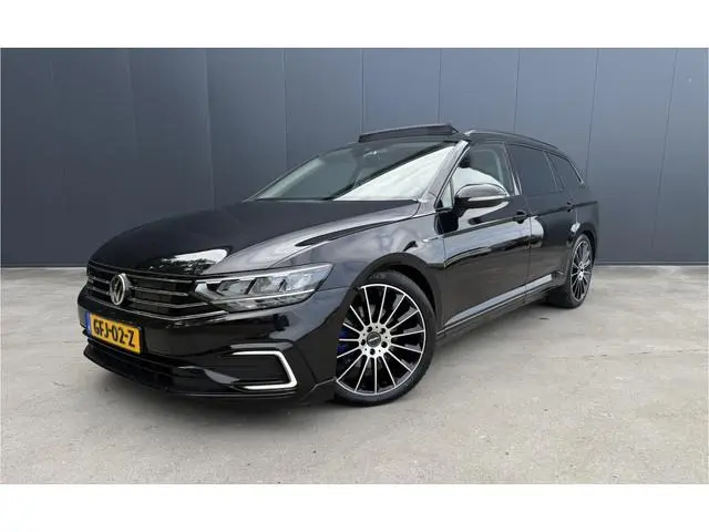 Volkswagen Passat Variant 1.4 TSI PHEV GTE MASSAGE STOEL NAVI CAMERA  ADAPT CRUISE TREKHAAK