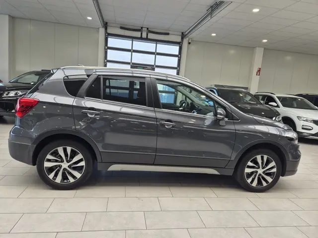 Suzuki S-Cross