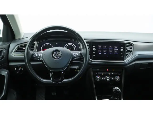 Volkswagen T-Roc 1.0 TSI Style | All Seasons | Carplay |