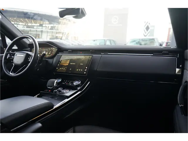 Land Rover Range Rover Sport 3.0 P440e Dynamic SE | Elektrische trekhaak | Schuif/Kantel dak | Voorstoelen / Achterbank verwarmd |