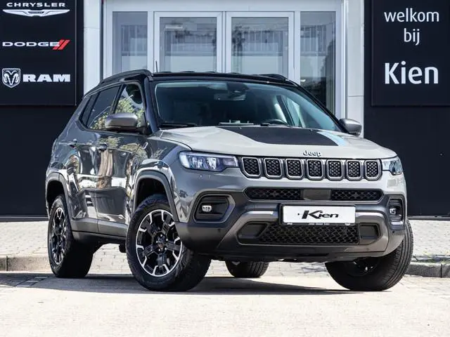 Jeep Compass 4xe 240 Plug-in Hybrid Electric Trailhawk