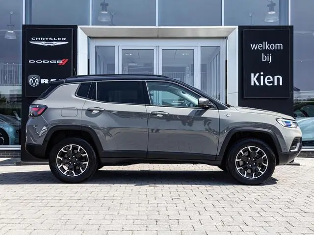 Jeep Compass 4xe 240 Plug-in Hybrid Electric Trailhawk