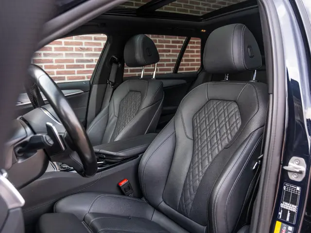 BMW 5-serie Touring 530e xDrive Business Edition Plus | Alle opties | HUD | M-Sportpakket | Laserlic...