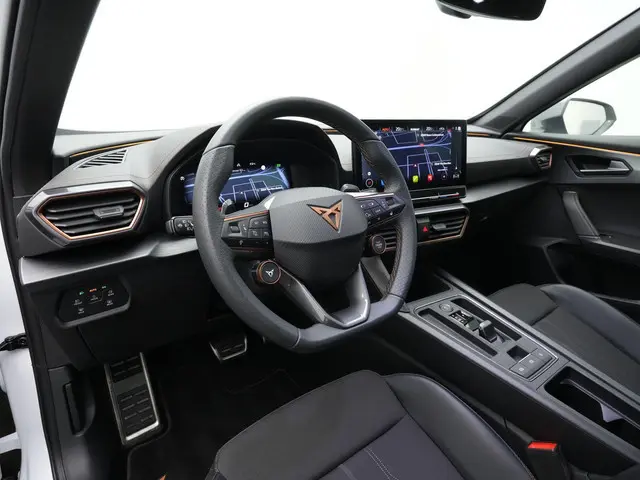 CUPRA Formentor 1.4 e-Hybrid 245 pk VZ | Panoramadak | Trekhaak | Kuipstoelen | Adaptief sportonders...