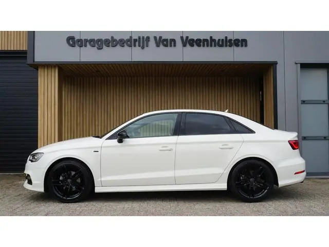 Audi A3 Limousine 1.4 150pk TFSI CoD Ambition 3x S-line S-tronic Clima Xenon Black optic Navi Pdc *N...