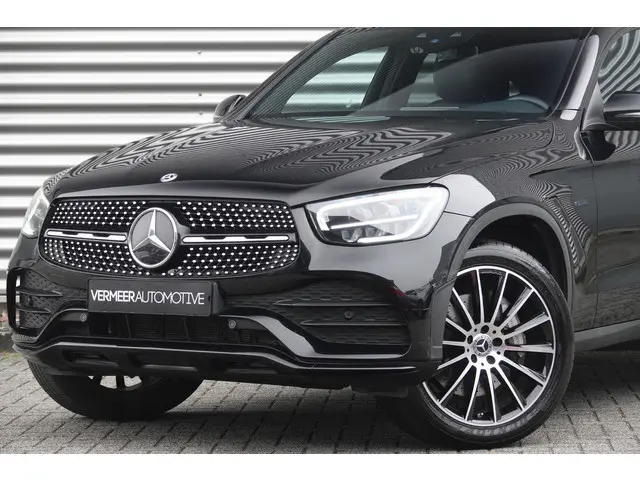 Mercedes-Benz GLC-klasse Coupé 300e 4MATIC Business Solution AMG | Schuifdak | Trekhaak | Distronic...