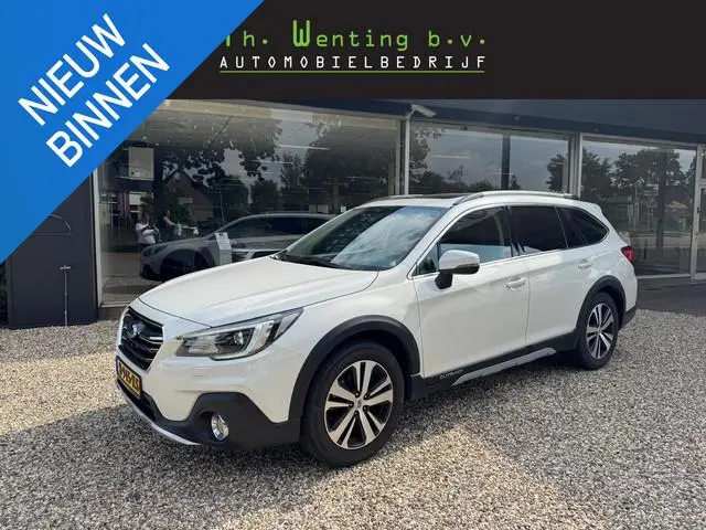 Subaru Outback 2.5i Premium | Trekhaak | Opendak | Apple Carplay | 2000 KG trekgewicht | Lederen bek...