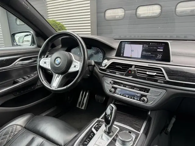 BMW 7-serie 745e High Executive M-Sport | Panoramadak | 360* Camera | Massage | Stoelventilatie/Verw...