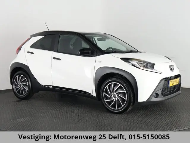 Toyota Aygo X 1.0 BLACK & WHITE SPECIAL EDITION GARANTIE 6-2033 CARPLAY NAVIGATIE.ADAPTIEVE CRUISE....