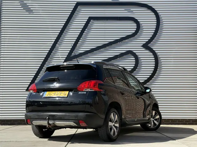 Peugeot 2008 1.2 PureTech Allure Navi|Pano|Trekhaak|D-riem vvv in 2024|Clima|PDC V+A|Cruise|N.A.P|AP...