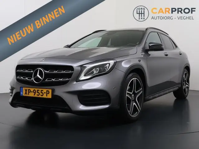 Mercedes-Benz GLA-klasse 180 Business Solution AMG Night Upgrade Camera | Pano | Stoelverwarming | N...