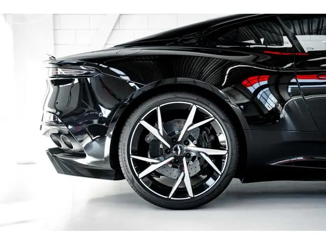 Aston Martin DBS