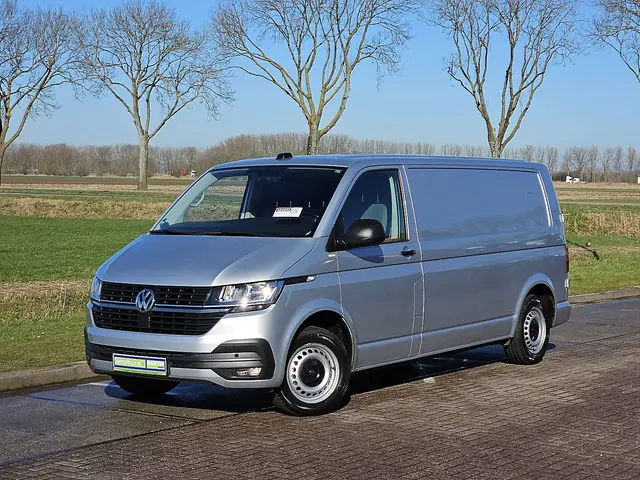 VOLKSWAGEN TRANSPORTER 2.0 TDI l2h1 navi trekhaak!