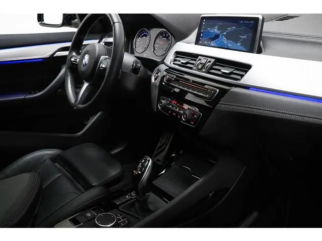 BMW X2 sDrive20i M-Sport Edition | PANORAMADAK | DAB | DRAADLZE LADER | CAMERA | TREKHAAK | 20"