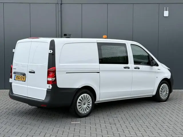 Mercedes-Benz Vito 66 kWh / FULL ELECTRIC / SOH 93%  / L2H1 / AUTOMAAT / BOTT INRICHTING / 1e EIG. /...