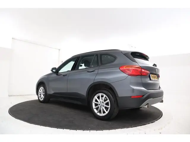 BMW X1 sDrive20i High Executive 192 PK! Navigatie, Stoelverwarming
