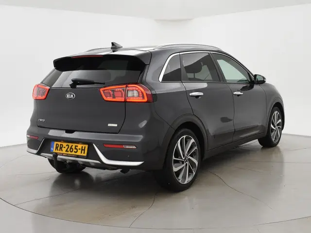 Kia Niro 1.6 GDi HYBRID EDITION *DEALER ONDERH.* + APPLE CARPLAY / CAMERA / TREKHAAK / STOEL/STUURWI...