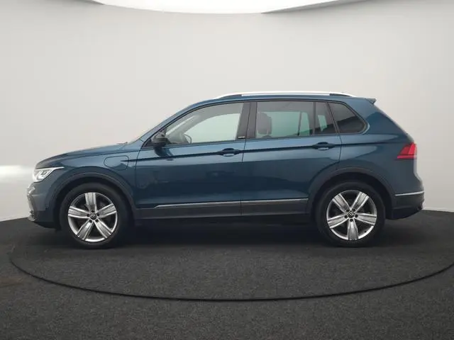 Volkswagen Tiguan 1.4 TSI eHybrid Active PHEV 245pk Dealer O.H. | Trekhaak Af Fabriek | Adaptive Cru...