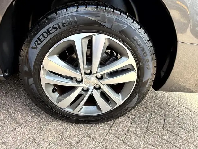 Peugeot Traveller