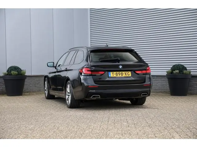 BMW 5-serie Touring 530e Executive Black Edition 292PK NAP|Sportstoelen|Stoelv|SOH 98%