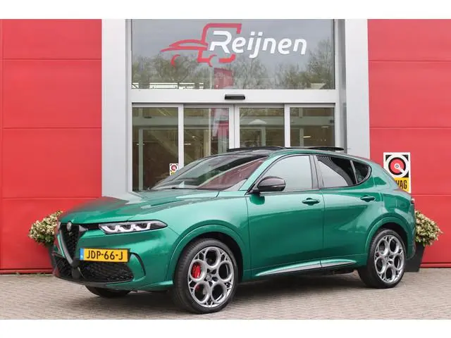 Alfa Romeo Tonale 1.3T PHEV 280PK TRIBUTO ITALIANO | PANORAMISCH SCHUIF / KANTELDAK | ZWART DAK | ZW...
