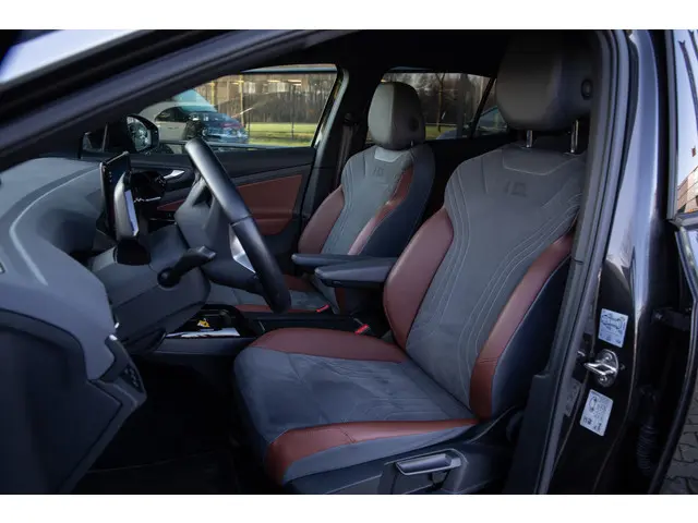 Volkswagen ID.4 Life 77 kWh , Adap. cruise, Stoel/stuurverwarming, Carplay,