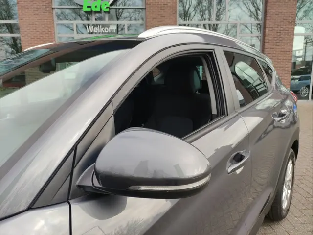 Hyundai Tucson 1.6 GDi Anniversary Edition Trekhaak - Achteruitrijcamera - Parkeersensoren - Stoelve...