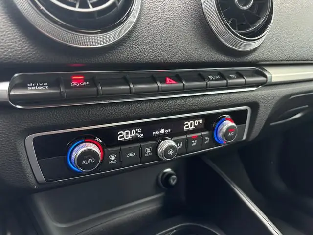 Audi A3 Sportback 1.5 TFSI CoD Sport S Line Edition | Trekhaak | Sfeerverlichting | Parkeersensoren...