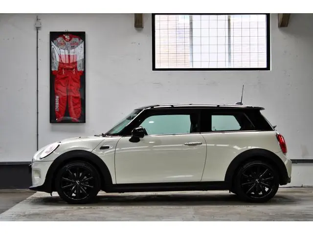 MINI 3-Deurs 1.5 Cooper Business | LED | Keyless entry | NL geleverd | 12 maanden garantie