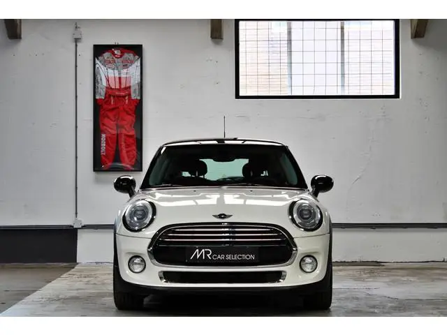 MINI 3-Deurs 1.5 Cooper Business | LED | Keyless entry | NL geleverd | 12 maanden garantie