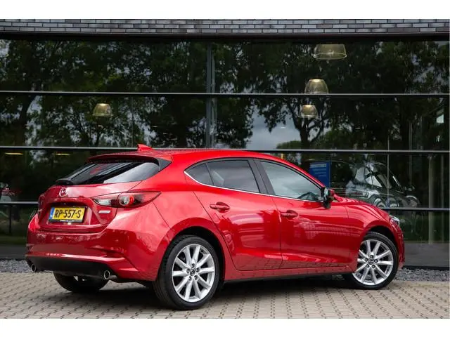 Mazda 3 2.0 SkyActiv-G 120 GT-M , Bose, Stoel/stuurverwarming, Head-up display, Adap. Cruise