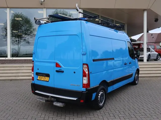 Renault Master T35 2.3 DCI 130 PK L2H2 + 2 SCHUIFDEUREN | 220V OMVORMER | WP INRICHTING | TREKHAAK 2...