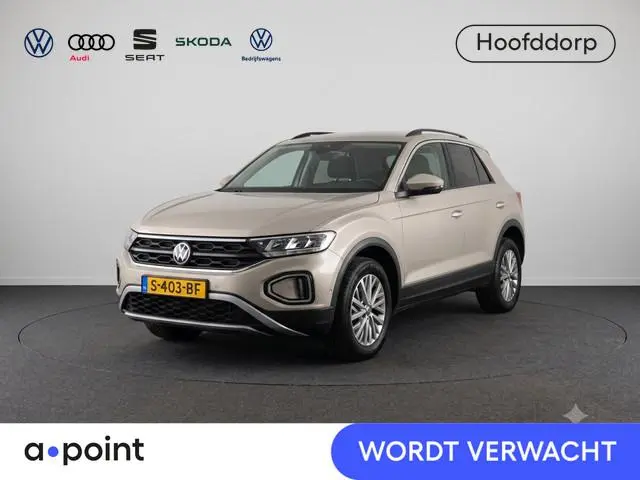 Volkswagen T-Roc 1.5 TSI Life 150 pk Automaat (DSG) | Navigatie via App | Parkeersensoren (Park assi...