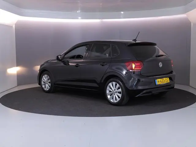 Volkswagen Polo 1.0 TSI Highline 95 pk Automaat (DSG) | Navigatie | Parkeersensoren | Apple Carplay/...