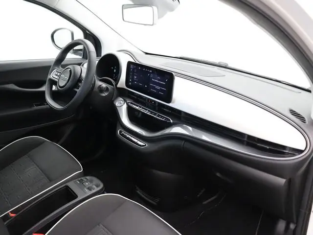 Fiat 500e Icon 42 kWh | Apple Carplay & Android Auto | 320km WLTP | 11kw Lader | SOH 97% |