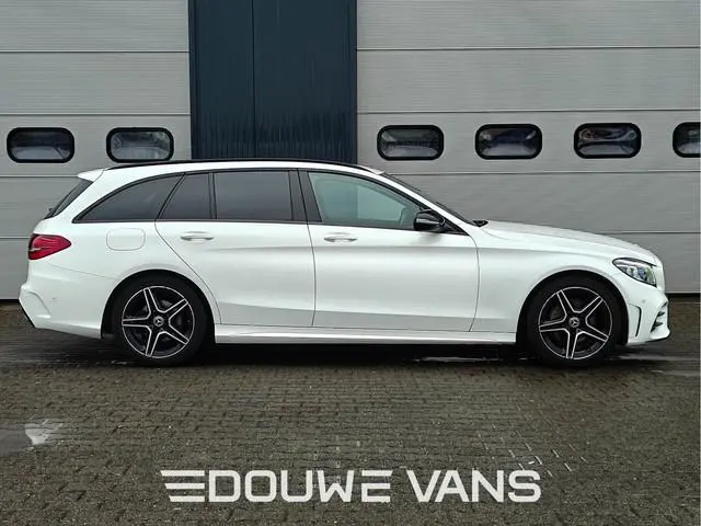 Mercedes-Benz C-Klasse Estate 200 AMG Night Edition Distronic LED