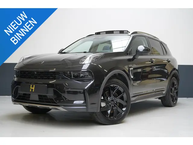 Lynk & Co 01 1.5 | Zwart optiek | Panoramadak | Navigatie | Memory | Apple CarPlay