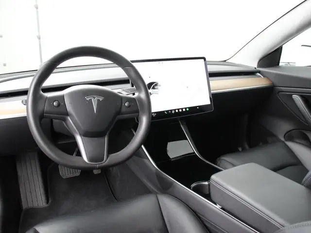 Tesla Model 3 Long Range AWD 75 kWh Navigatie Panorama dak 360 camera Parkeersensoren Stoelverwarmin...