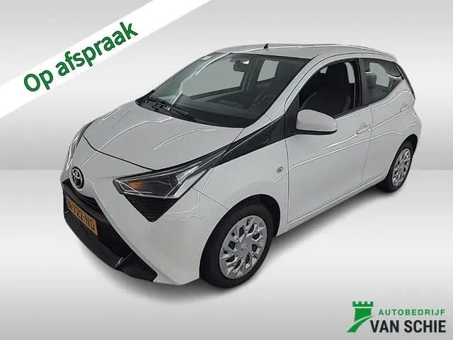 Toyota Aygo 1.0 VVT-i x-play 1e-Eig. & Dealer-Onderh. BOVAG-Garantie. NL-Auto.