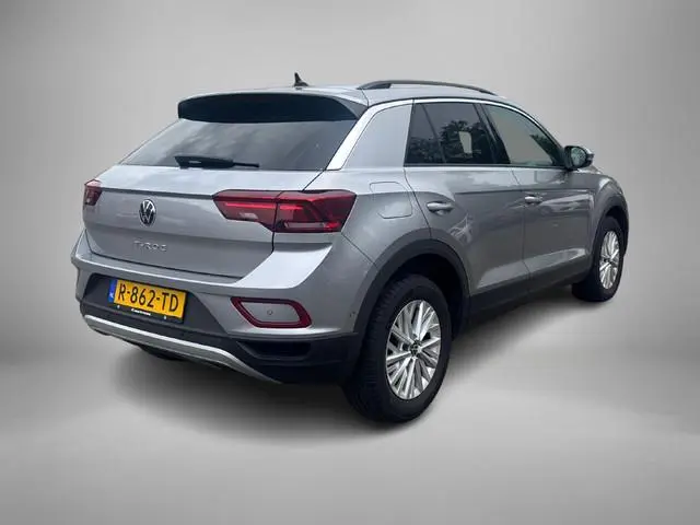 Volkswagen T-Roc 1.0 TSI 110pk Life · Camera · Apple/Android Car Play · Navigatie · P-Sensoren · 16'...