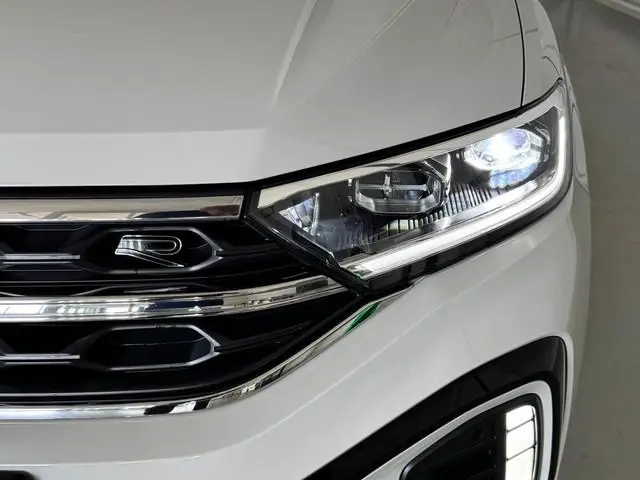 Volkswagen T-Roc TSI 110PK R-LINE SPORT IQ.LIGHT/TREKHAAK/STOEL VERW.