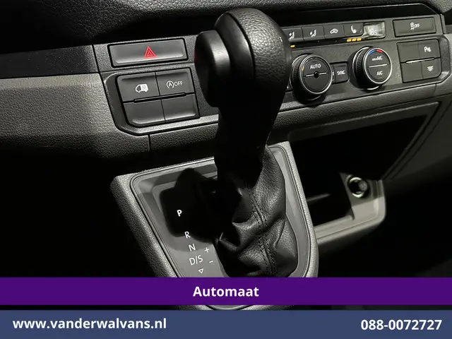 Volkswagen Crafter 2.0 TDI 141pk Automaat L3H2 L2H1 Euro6 Airco | Navigatie | Apple Carplay | Chauff...