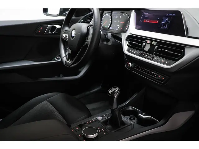 BMW 1-serie 116i Executive | CLIMA | STOELVERWARMING | 18"