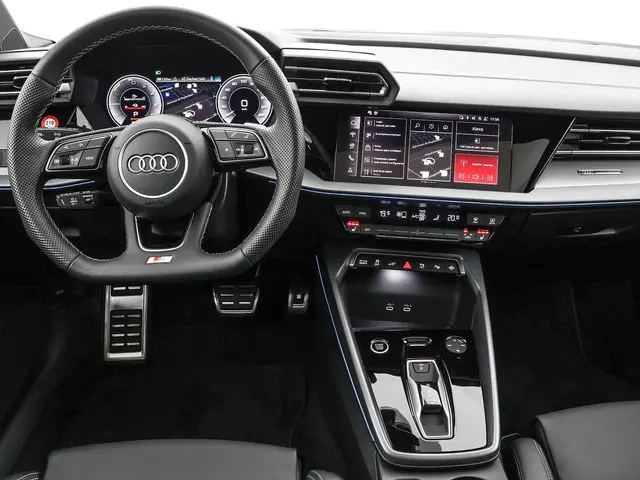 Audi A3 Sportback 40 TFSIe 204pk S-tronic S edition · Panoramadak · Camera · Apple/Android Car Play...