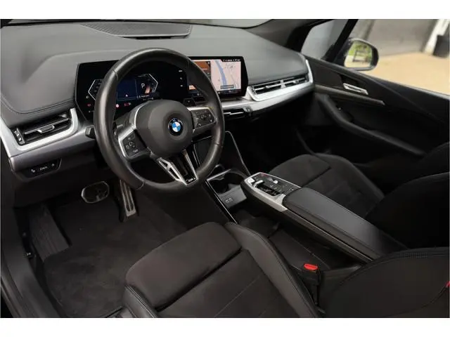 BMW 2-serie Active Tourer M-Sport | Massage | Memory | Trekhaak | Comfort Acces | Stuur+Stoelverwarm...