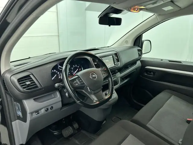 Opel Vivaro L3H1 145pk Automaat Dubbele Cabine Edition Navigatie  Airco Trekhaak Betimmering